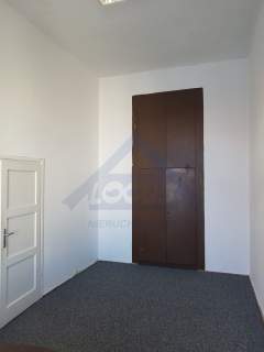 Lokal na biuro 40 m2 przy PL Bankowym