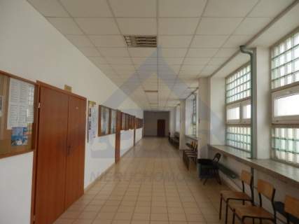 BUDYNEK EDUKACYJNY, BIUROWIEC NA WOLI