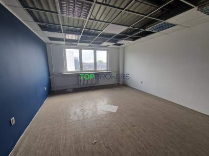 Przestronne biuro lub hostel winda