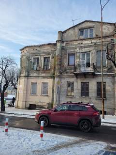 Kamienica w centrum Kutna przy Placu Wolności ul. Królewsk