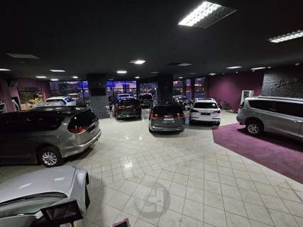 Salon samochodowy na wynajem 