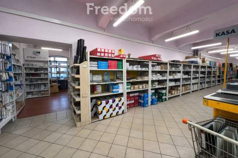 Sala taneczna, siłownia lub magazyn   Wilsona