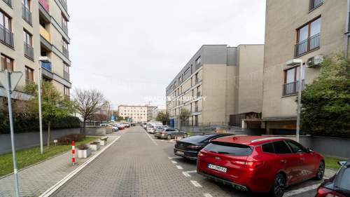 Strzeżone/77 m2/ oś. Mozarta/2 miejsca w garażu
