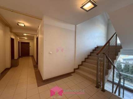 Komfortowy i wyposażony apartament z tarasem. 1piętro.Blisko...