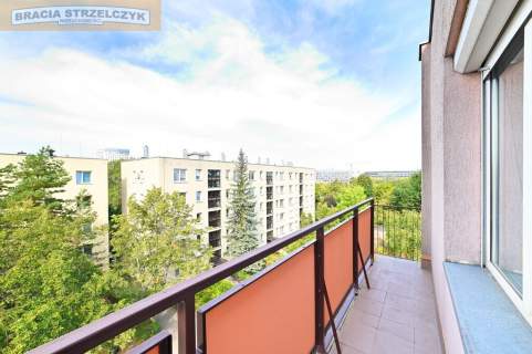 Sadyba . 3 pokoje. Balkon. 4 piętro. Brak windy