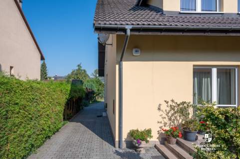 Dom w zabudowie bliźniaczej w świetnej lokalizacji