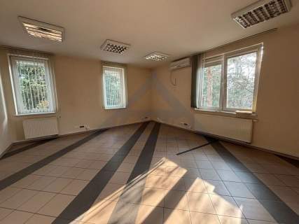 Biurowo-magazynowy obiekt na wynajem Wawer 690m2
