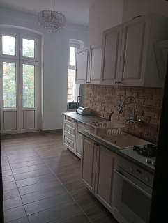 Mieszkanie107m2, Centrum, 4 pokoje, 2 balkony piwnica 20m2