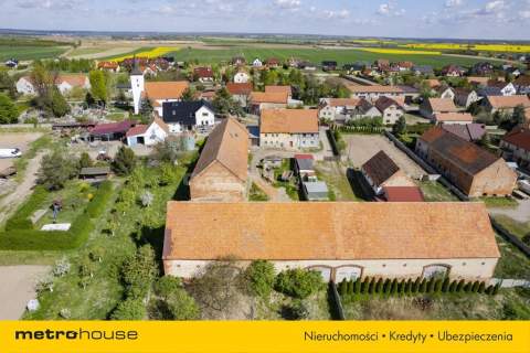 Budynki gospodarcze murowane 1150m2 Centrum wioski