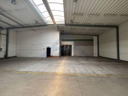 Biurowo-magazynowy obiekt na wynajem Wawer 690m2