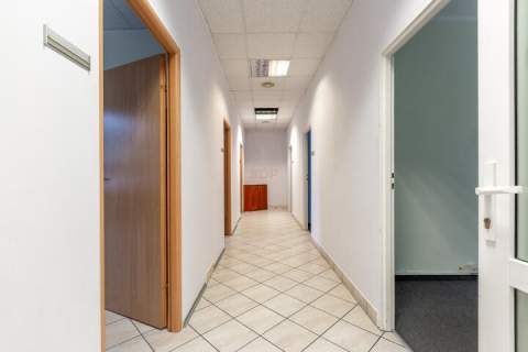 Obiekt biurowo-usługowy 503 m2 Parking Wrocław