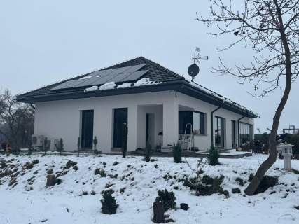 Nowoczesny, luksusowy dom parterowy z widokiem na Ślężę 