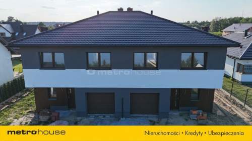 Nowoczesny dom w zabudowie bliźniaczej w Baszkówce