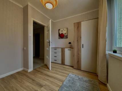 2 Pokoje po generalym remoncie przy Manufakturze i stacji metra