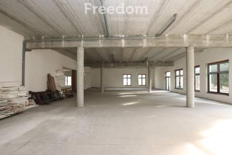 Nowy obiekt 1250 m Medyczny, hotelowy