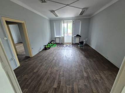 Przestronny, znakomicie doświetlony lokal