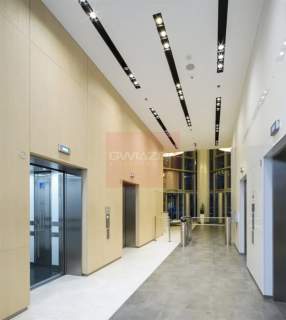 Nieruchomość komercyjna do wynajęcia, 2500 m2, Warszawa