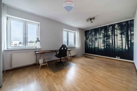 Mieszkanie 103 m2 i dwa garaże Jeżyce