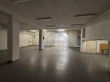 Biurowo-magazynowy obiekt na wynajem Wawer 690m2
