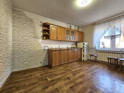 Ustawne mieszkanie garaż ogródek 3 piwnice