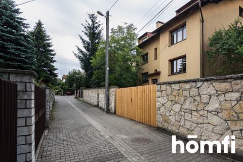 DOM WOLNOSTOJĄCY/ SIEDZIBA FIRMY W KRAKOWIE