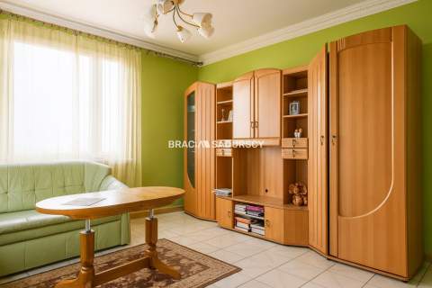 SWOSZOWICE, DOM W ZABUDOWIE BLIŹNIACZEJ, 3 POK