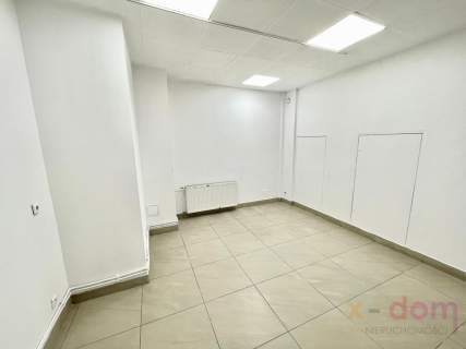 Lokal komercyjny z witrynami 76m2 - centrum
