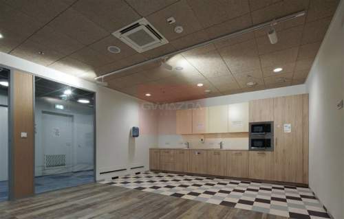 Nieruchomość komercyjna do wynajęcia, 2500 m2, Warszawa