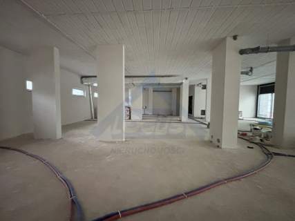 Nowy lokal na parterze   92 m , witryna, osiedle