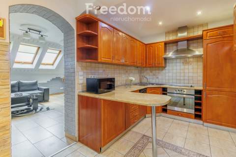 Dwupoziomowe mieszkanie gotowe do zamieszkania