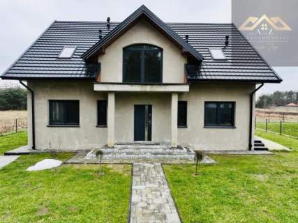 Nowy dom przy lesie