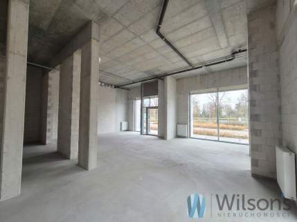 Wysoki lokal w prestiżowym apartamentowcu gastro