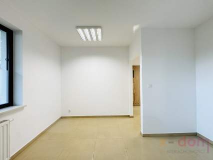 Lokal usługowy   74,69 m 