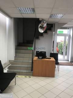 Przestronny, narożny lokal z witrynami