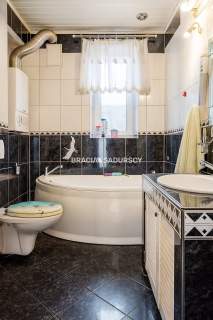 SWOSZOWICE, DOM W ZABUDOWIE BLIŹNIACZEJ, 3 POK