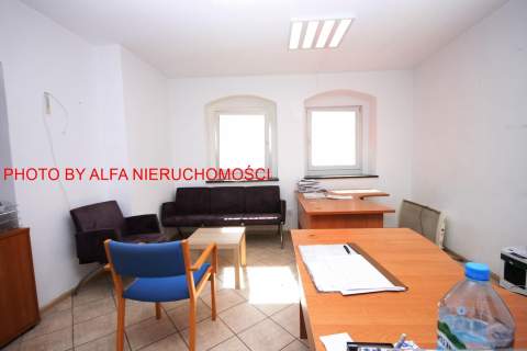 Lokal biuro - usługowy na parterze 
