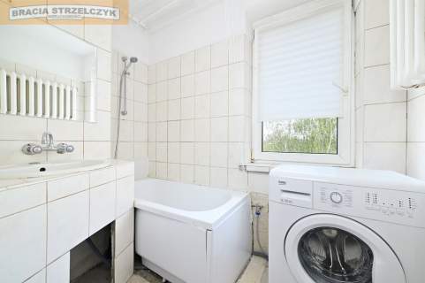 Sadyba . 3 pokoje. Balkon. 4 piętro. Brak windy