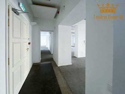 Do wynajęcia biuro 227,34 m2 w kamienicy, Nowy Świat, bez opłat...