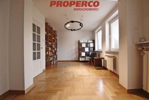 Dom 5 pokoi 222m2, Kielce, Centrum, ul. Zacisze