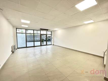 Lokal komercyjny z witrynami 76m2 - centrum