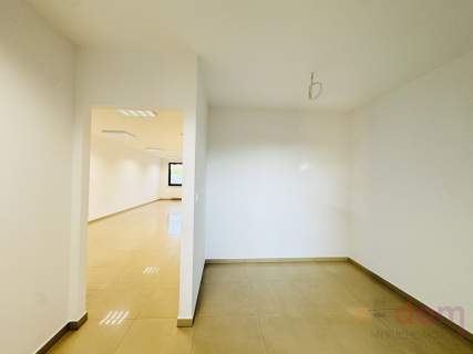 Lokal usługowy   74,69 m 
