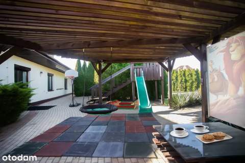 Parterowy dom Dobroń koło Pabianic, Fotowoltaika, Solary