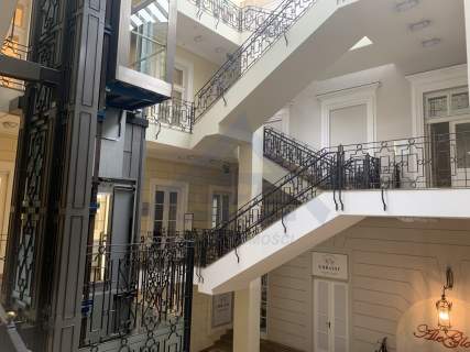 Śródmieście Plac Trzech Krzyży biuro 159m2