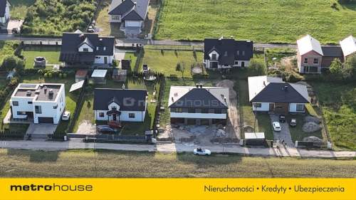 Nowoczesny dom w zabudowie bliźniaczej w Baszkówce