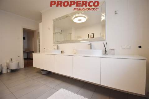 Dom 5 pokoi 222m2, Kielce, Centrum, ul. Zacisze