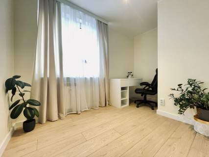 Nowe Dwustronne Balkon Piwnica Winda 
