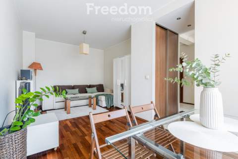 Rozkładowe 2 pokoje, duży balkon, Skorosze