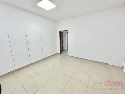 Lokal komercyjny z witrynami 76m2 - centrum