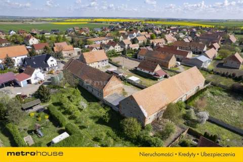 Budynki gospodarcze murowane 1150m2 Centrum wioski