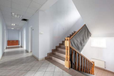 Obiekt biurowo-usługowy 503 m2 Parking Wrocław